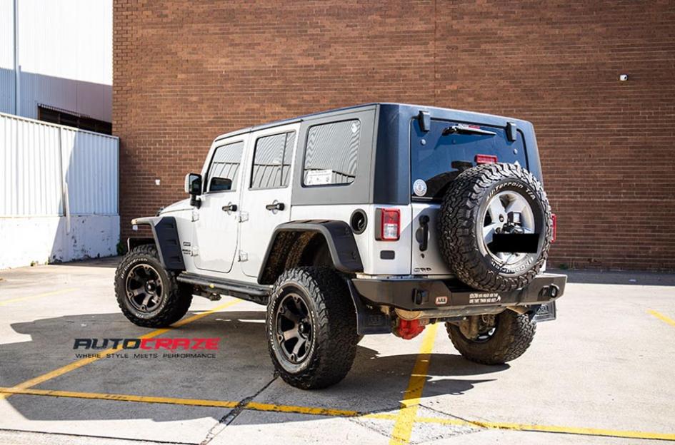JEEP WRANGLER BEAST BLACK MACHINED WITH DARK TINT